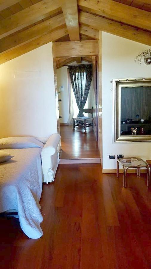 Il Sasso Bianco Bb Apartment Comerio Luaran gambar