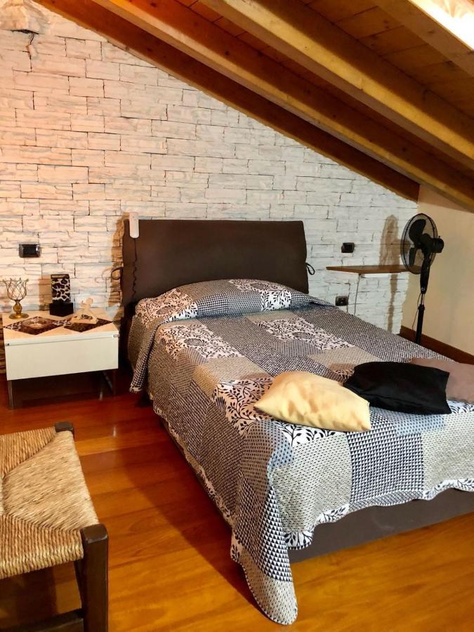 Il Sasso Bianco Bb Apartment Comerio Luaran gambar