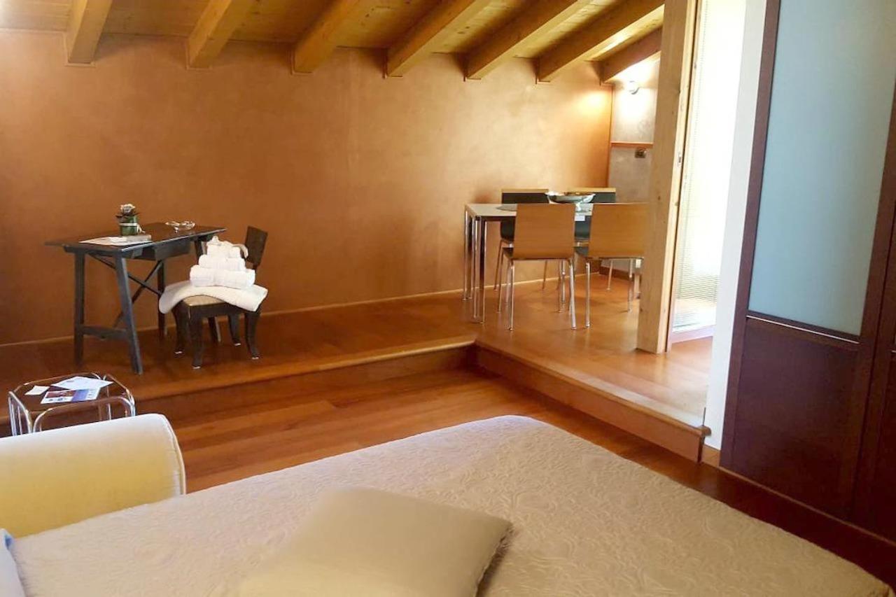 Il Sasso Bianco Bb Apartment Comerio Luaran gambar